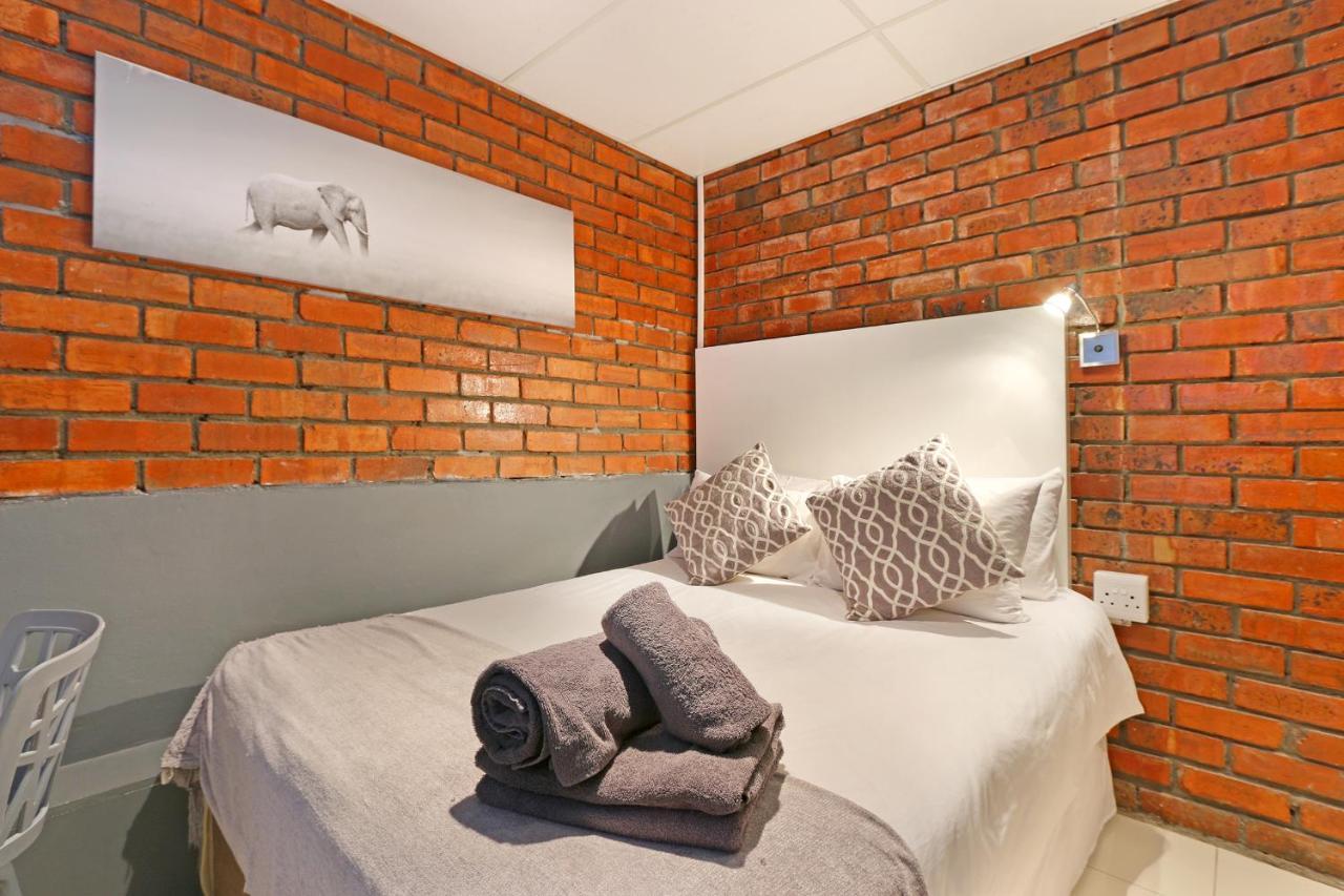 The Rhino Hotel & Apartments Le Cap Extérieur photo